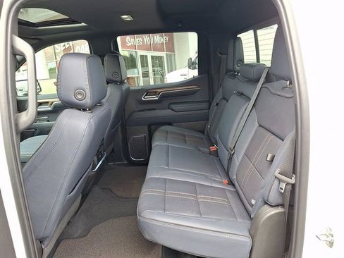 Used 2023 Chevrolet Silverado 1500 High Country w/ Technology Package image 8