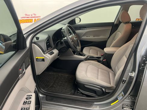 Used 2017 Hyundai Elantra SE image 13