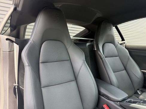 Certified 2025 Porsche 718 Cayman RWD image 16