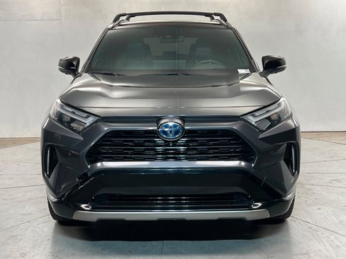 Used 2023 Toyota RAV4 XSE AWD/4WD image 9