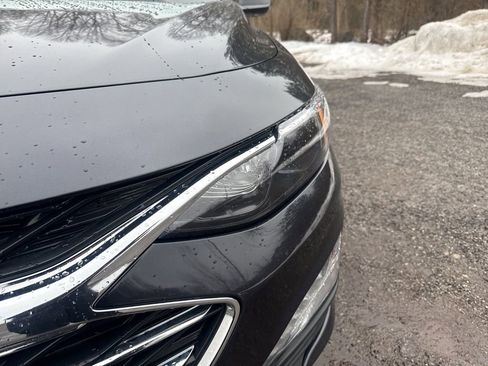 Used 2023 Chevrolet Malibu LT image 3