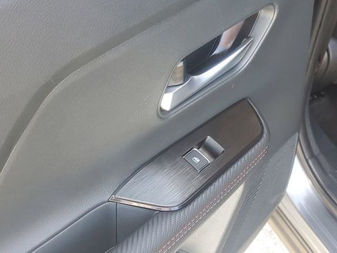 Used 2025 Nissan Kicks SR FWD image 16