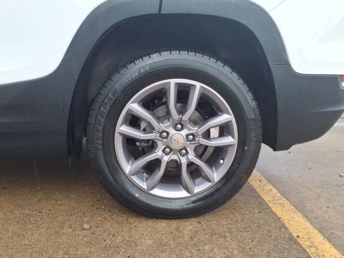 Used 2022 GMC Terrain SLT image 8