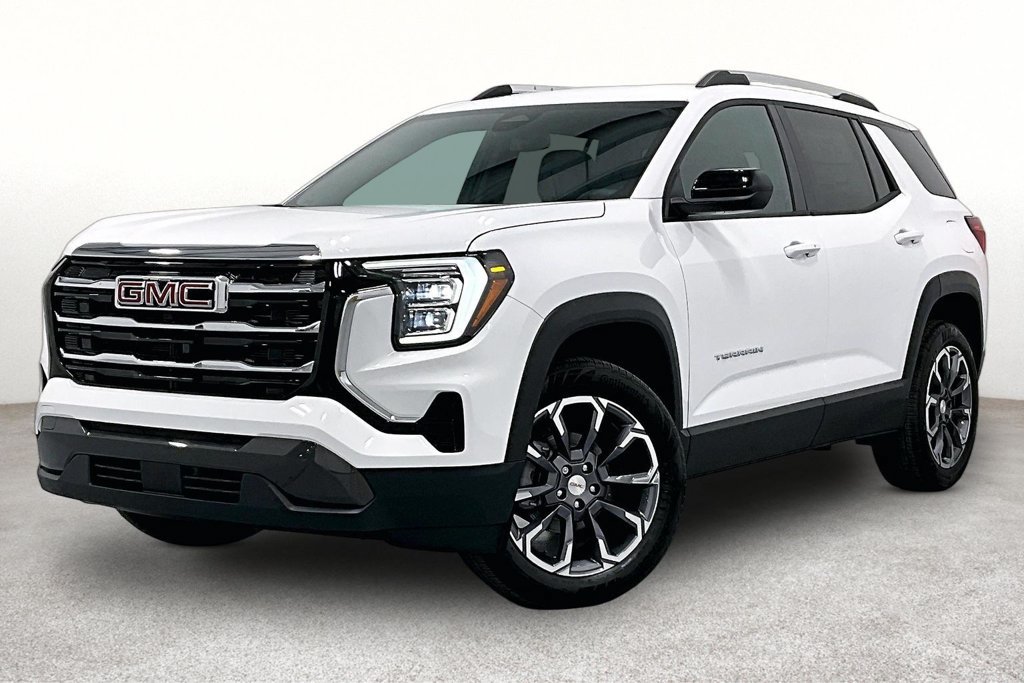 Used 2027 GMC Terrain Elevation w/ Elevation Premium Package FWD image 2