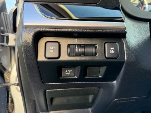 Used 2017 Subaru Crosstrek 2.0i Limited image 43