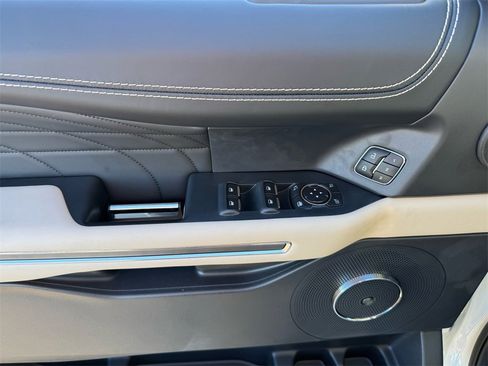 New 2024 Ford Expedition Max Platinum image 8