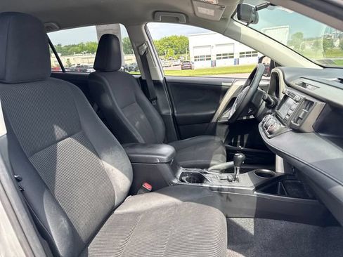 Used 2015 Toyota RAV4 LE AWD/4WD image 13