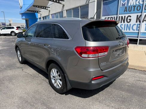 Used 2016 Kia Sorento LX image 13