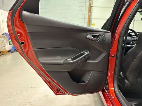 Used 2018 Ford Focus ST w/ Equipment Group 402A image 21