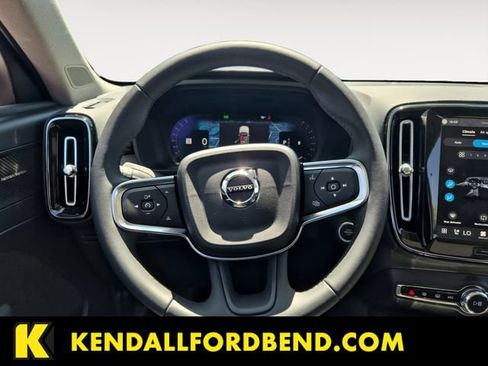 Used 2025 Volvo XC40 B5 Plus w/ Protection Package Premier AWD/4WD image 12