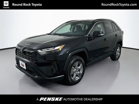 Used 2025 Toyota RAV4 XLE AWD/4WD image 1