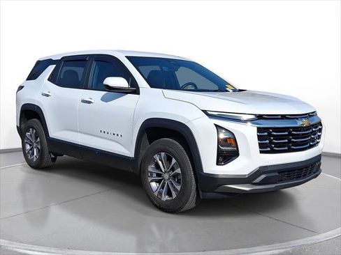 Used 2025 Chevrolet Equinox LT w/ Safety and Technology Package FWD image 1