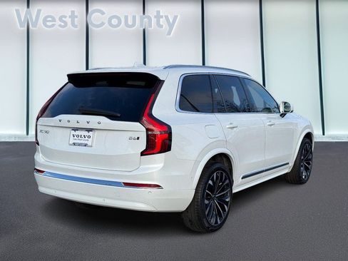 Certified 2025 Volvo XC90 B6 Plus image 4