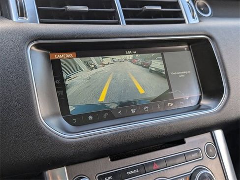 Used 2017 Land Rover Range Rover Sport SE image 18