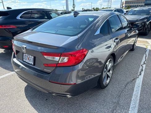 Used 2018 Honda Accord Touring image 4