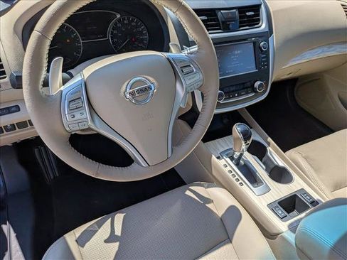 Used 2016 Nissan Altima 3.5 SL FWD image 10