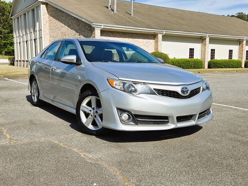Used 2012 Toyota Camry SE image 7