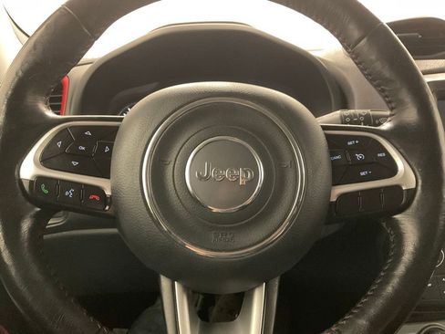 Used 2019 Jeep Renegade Trailhawk w/ Cold Weather Group II image 18