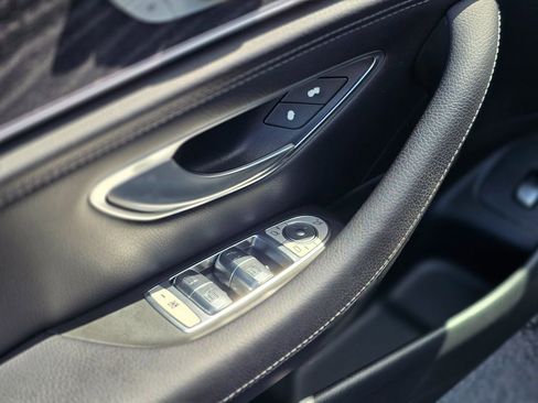 Used 2017 Mercedes-Benz E 300 image 23
