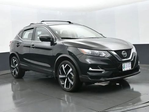 Used 2021 Nissan Rogue Sport SL AWD/4WD image 2