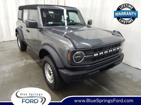 New 2025 Ford Bronco 4-Door image 1