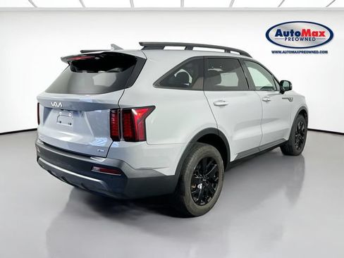 Used 2023 Kia Sorento S w/ Panoramic Sunroof Package AWD/4WD image 2