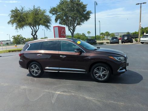 Used 2020 INFINITI QX60 Luxe w/ Essential Package AWD/4WD image 2