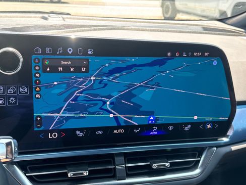 Used 2025 Chevrolet Equinox EV LT w/ Convenience Package FWD image 20