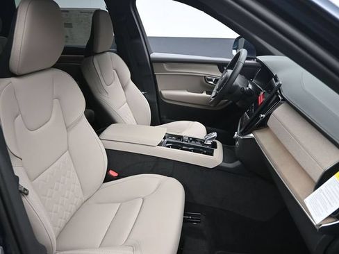 New 2026 Volvo XC90 T8 Plus w/ Protection Package Premier AWD/4WD image 31