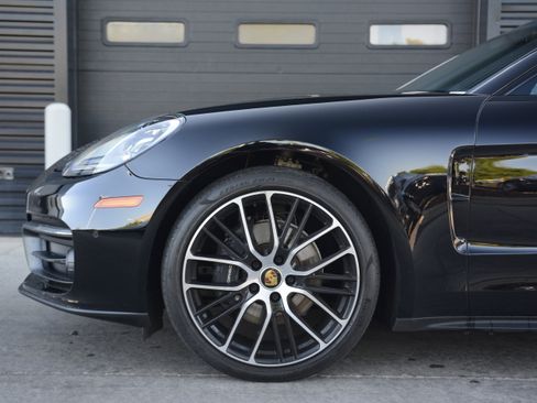 Certified 2023 Porsche Panamera image 39