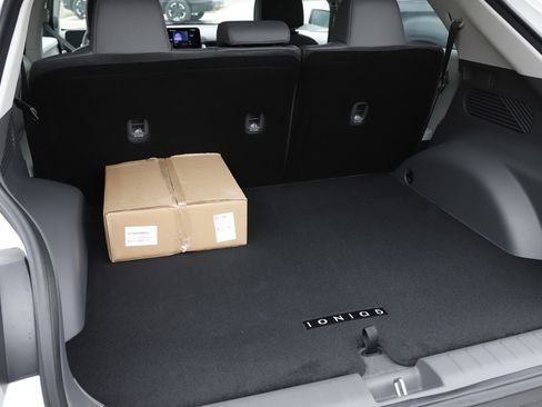 New 2026 Hyundai Ioniq 5 SEL image 7