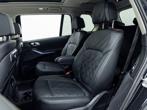 Used 2024 BMW X7 xDrive40i image 23