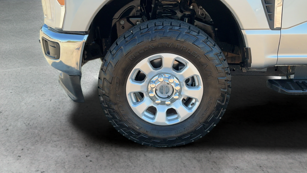 Used 2023 Ford F250 XLT w/ FX4 Off-Road Package AWD/4WD image 26