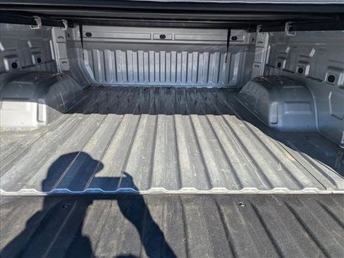 Used 2022 Chevrolet Silverado 1500 LT AWD/4WD image 28