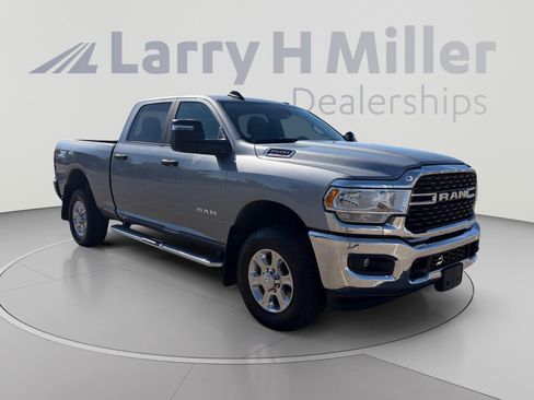 Used 2024 RAM 2500 Big Horn w/ Heated Seats & Wheel Group AWD/4WD image 8