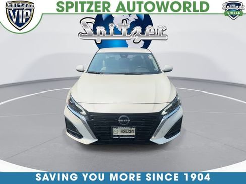 Used 2023 Nissan Altima 2.5 SV AWD/4WD image 3