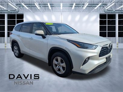 Used 2023 Toyota Highlander LE