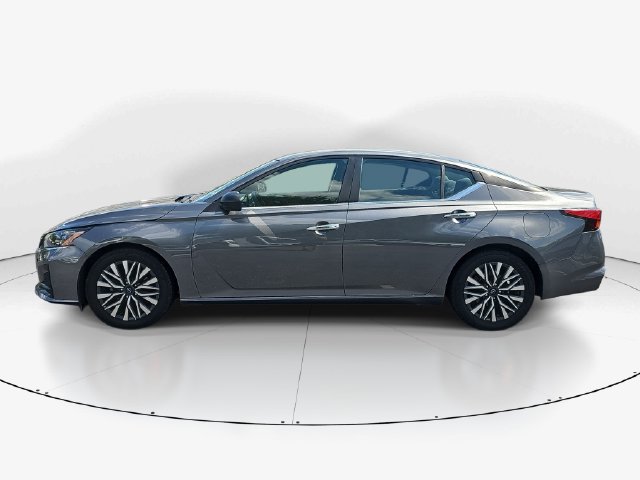Used 2024 Nissan Altima 2.5 SV FWD image 6