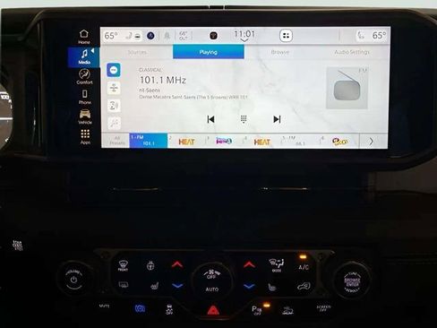 Used 2025 Jeep Wrangler Unlimited Sahara w/ Safety Group AWD/4WD image 36