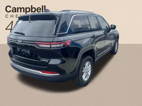 Used 2023 Jeep Grand Cherokee Laredo AWD/4WD image 36