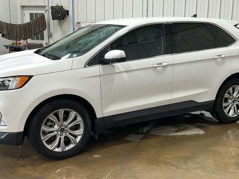Certified 2022 Ford Edge Titanium w/ Class II Trailer Tow Package image 6