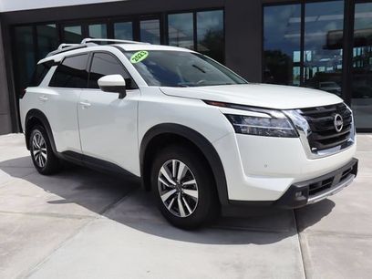 Used 2023 Nissan Pathfinder SL