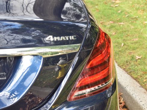 Used 2020 Mercedes-Benz S 560 4MATIC Sedan image 46