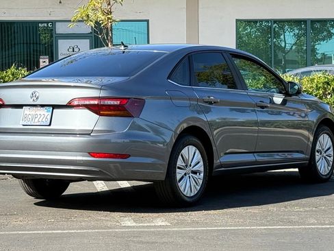 Used 2019 Volkswagen Jetta FWD image 5