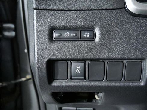 Used 2018 Nissan Murano SV image 25