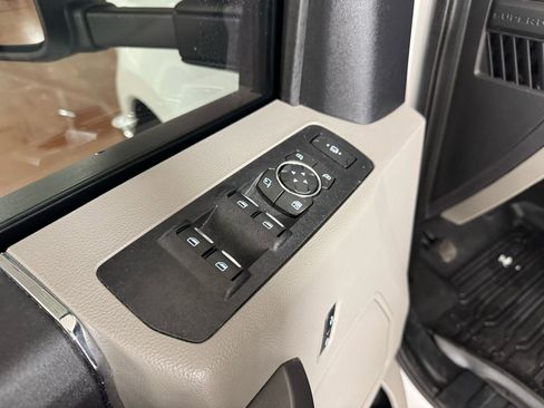 Used 2019 Ford F250 XLT w/ XLT Value Package image 16