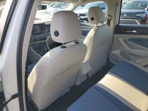 New 2026 Volkswagen Jetta SE FWD image 9