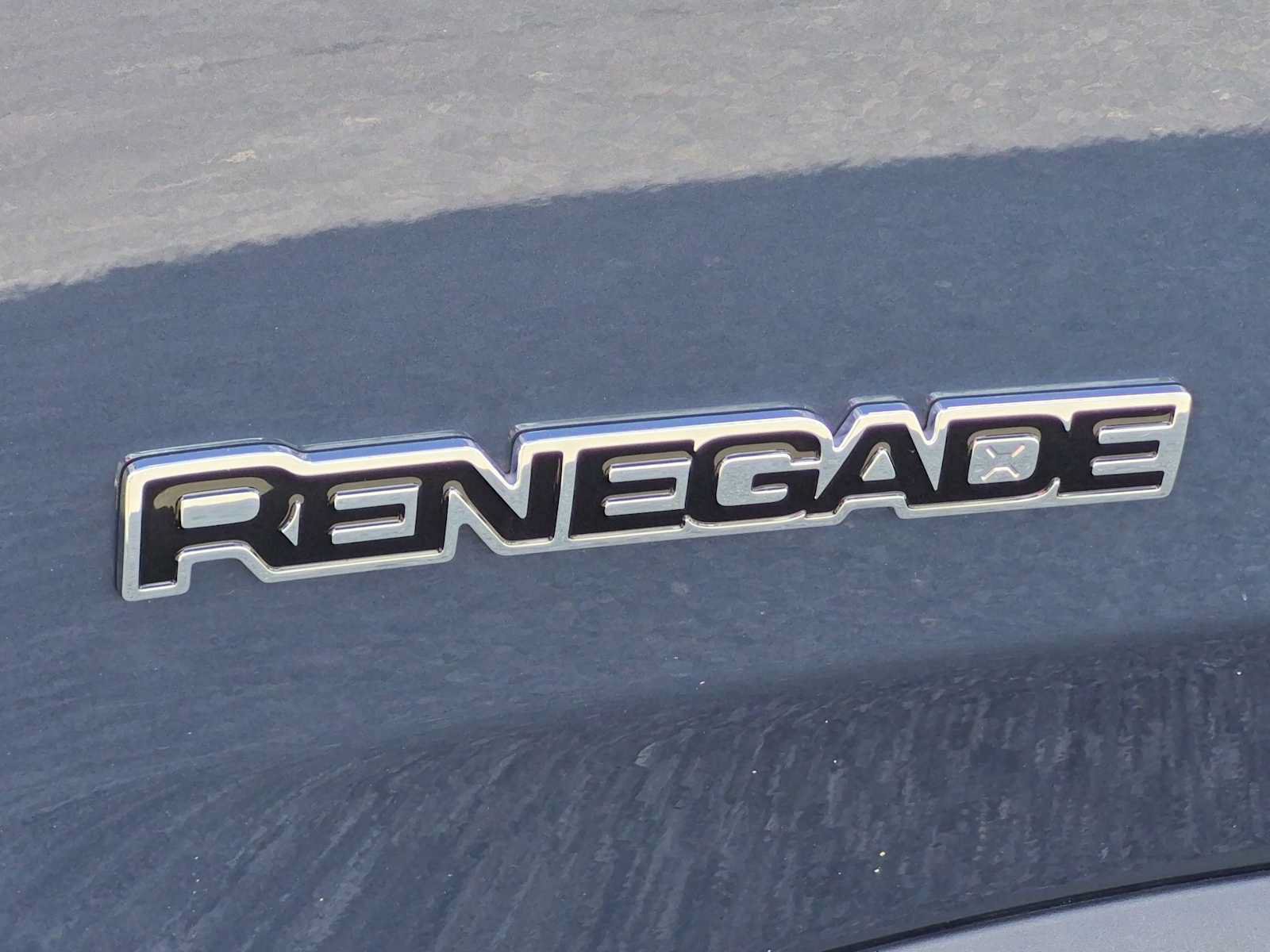 Used 2023 Jeep Renegade Latitude w/ Premium Group AWD/4WD image 13