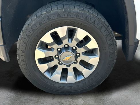 Used 2023 Chevrolet Silverado 2500 Custom AWD/4WD image 31