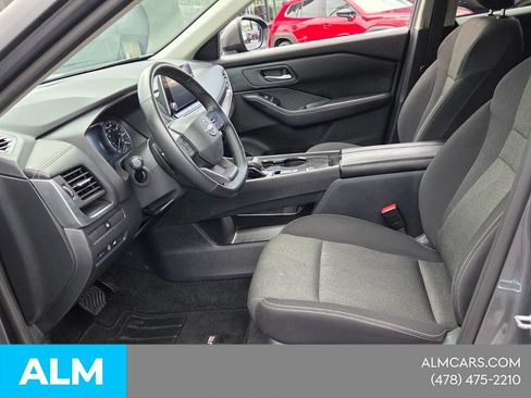 Used 2025 Nissan Rogue SV FWD image 5